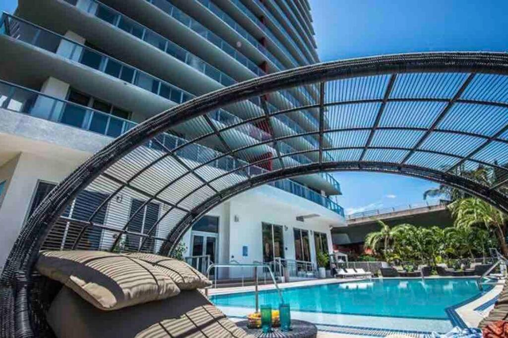 Luxury Condo Steps From Beach Hallandale Beach Esterno foto