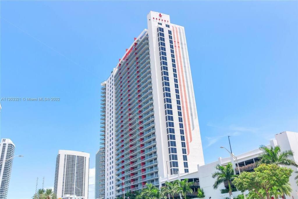 Luxury Condo Steps From Beach Hallandale Beach Esterno foto