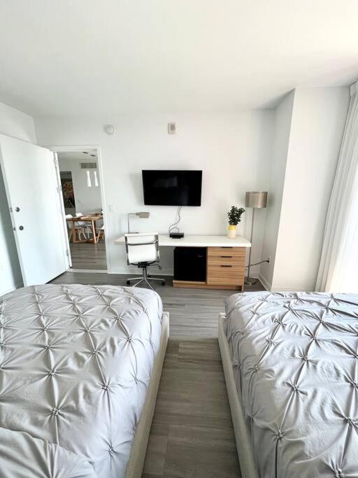 Luxury Condo Steps From Beach Hallandale Beach Esterno foto