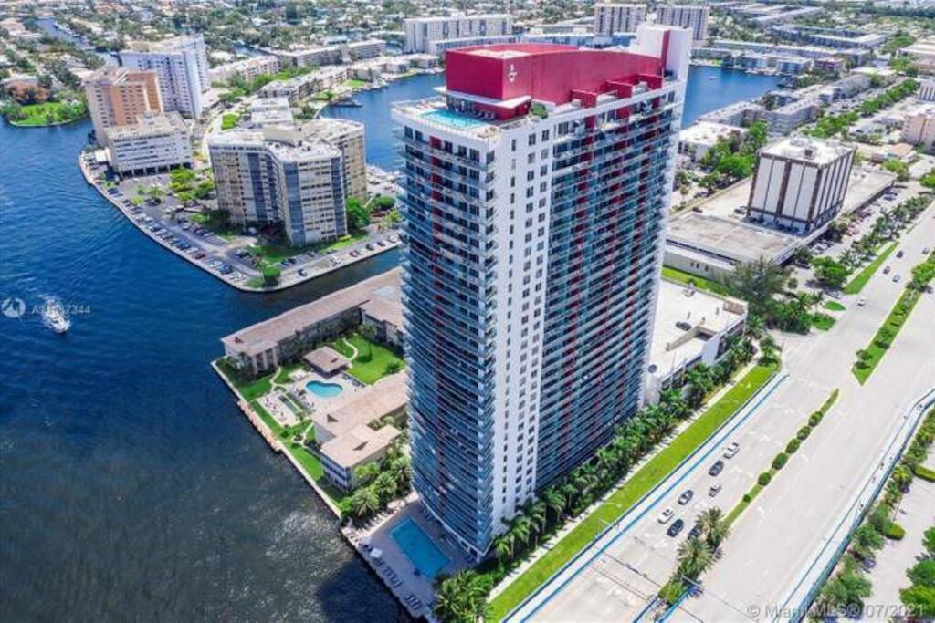 Luxury Condo Steps From Beach Hallandale Beach Esterno foto